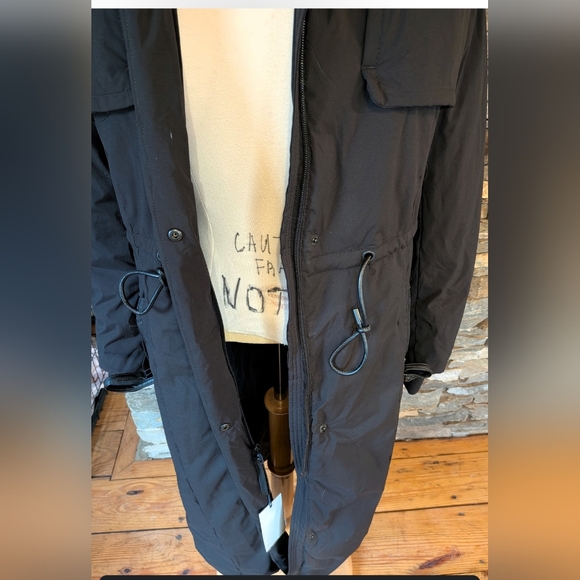 Cole Haan NWT Long Black Puffer Jacket With Hood, Zip Front, Size M - Picture 10 of 11